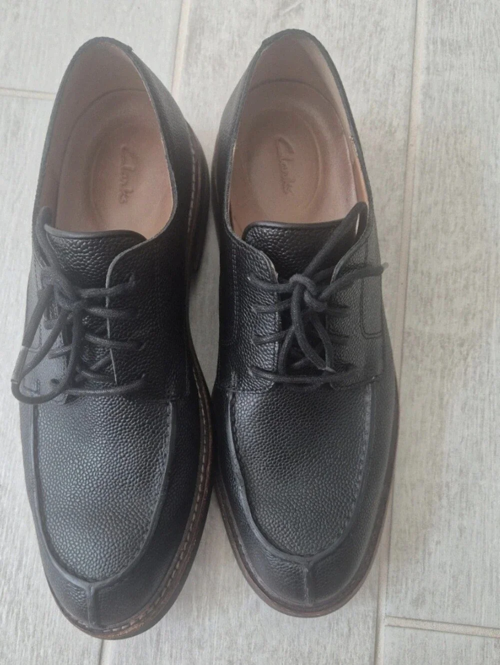 Clarks Men's Black Leather Lace-Up Dress Shoes